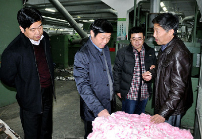 商丘中院孫同占院長赴閆集法庭及銀河棉業(yè)調(diào)研指導(dǎo)